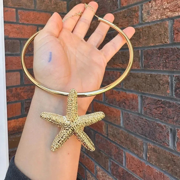 Zara Starfish Gold Bangle Necklace - Picture 5 of 8
